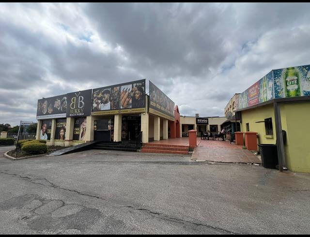 140M² WAREHOUSE TO LET IN ROOIHUISKRAAL
